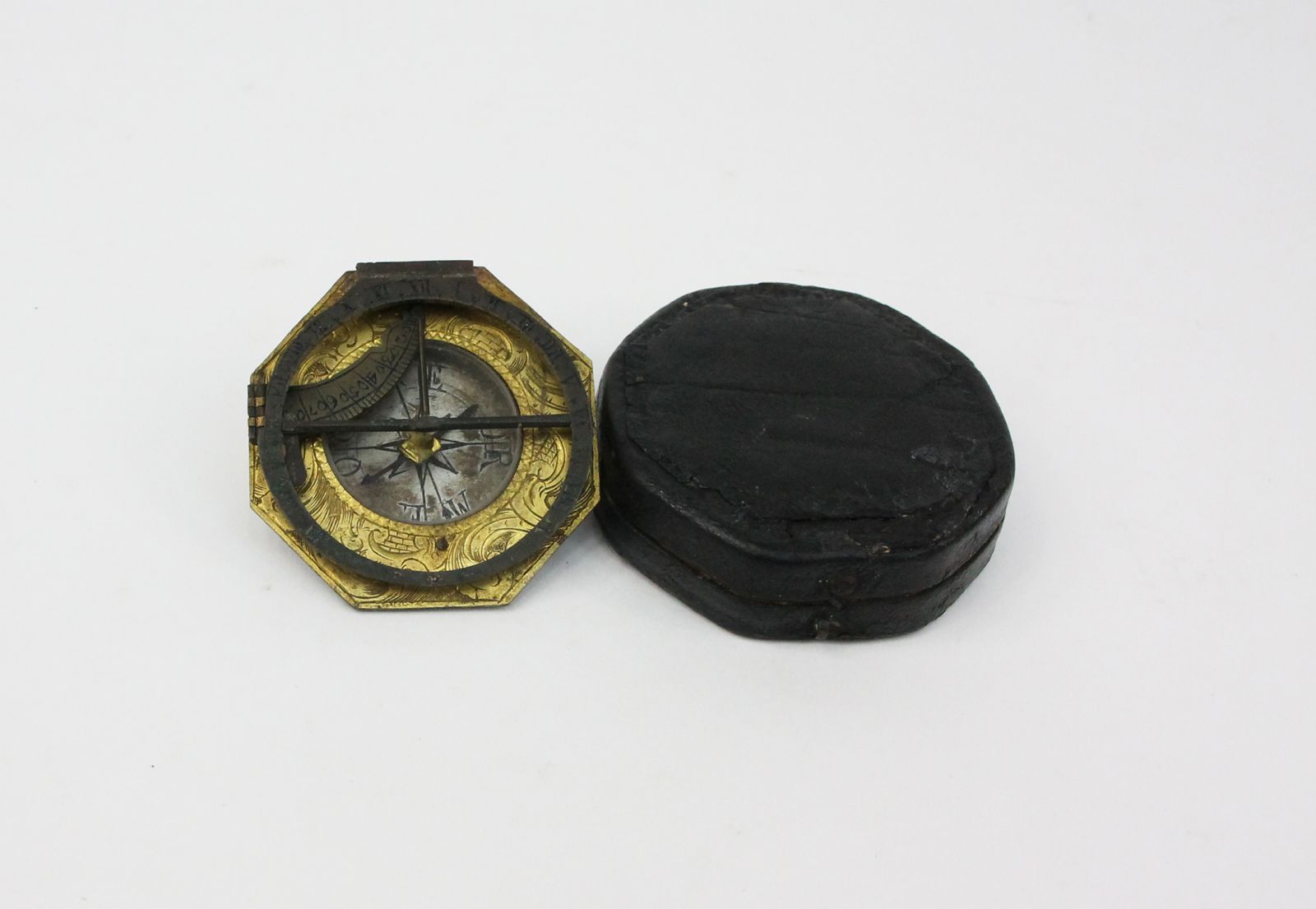 OCTAGONAL EQUINOCTIAL BRASS DIAL AND COMPASS -  image 2